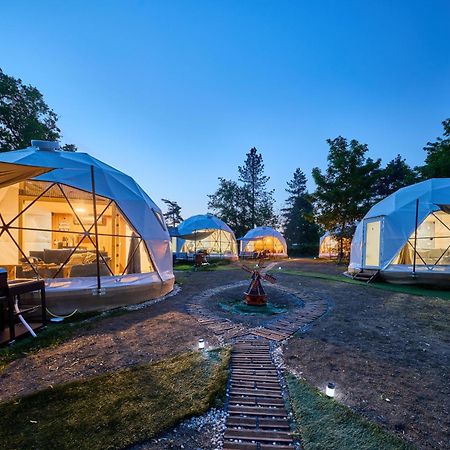 Glamping Slapy Hotel Buitenkant foto