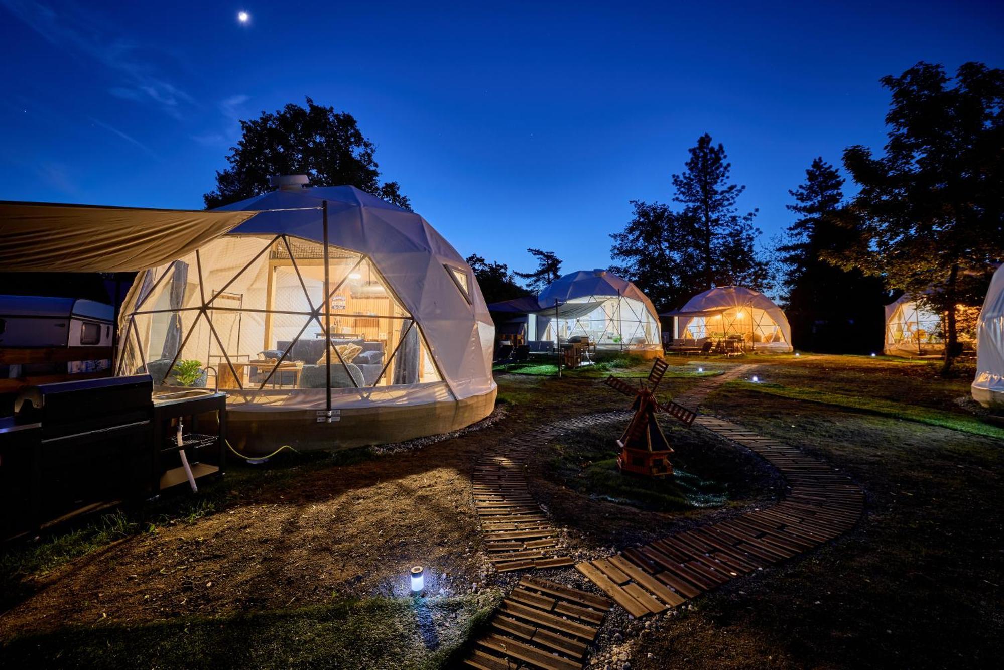 Glamping Slapy Hotel Buitenkant foto