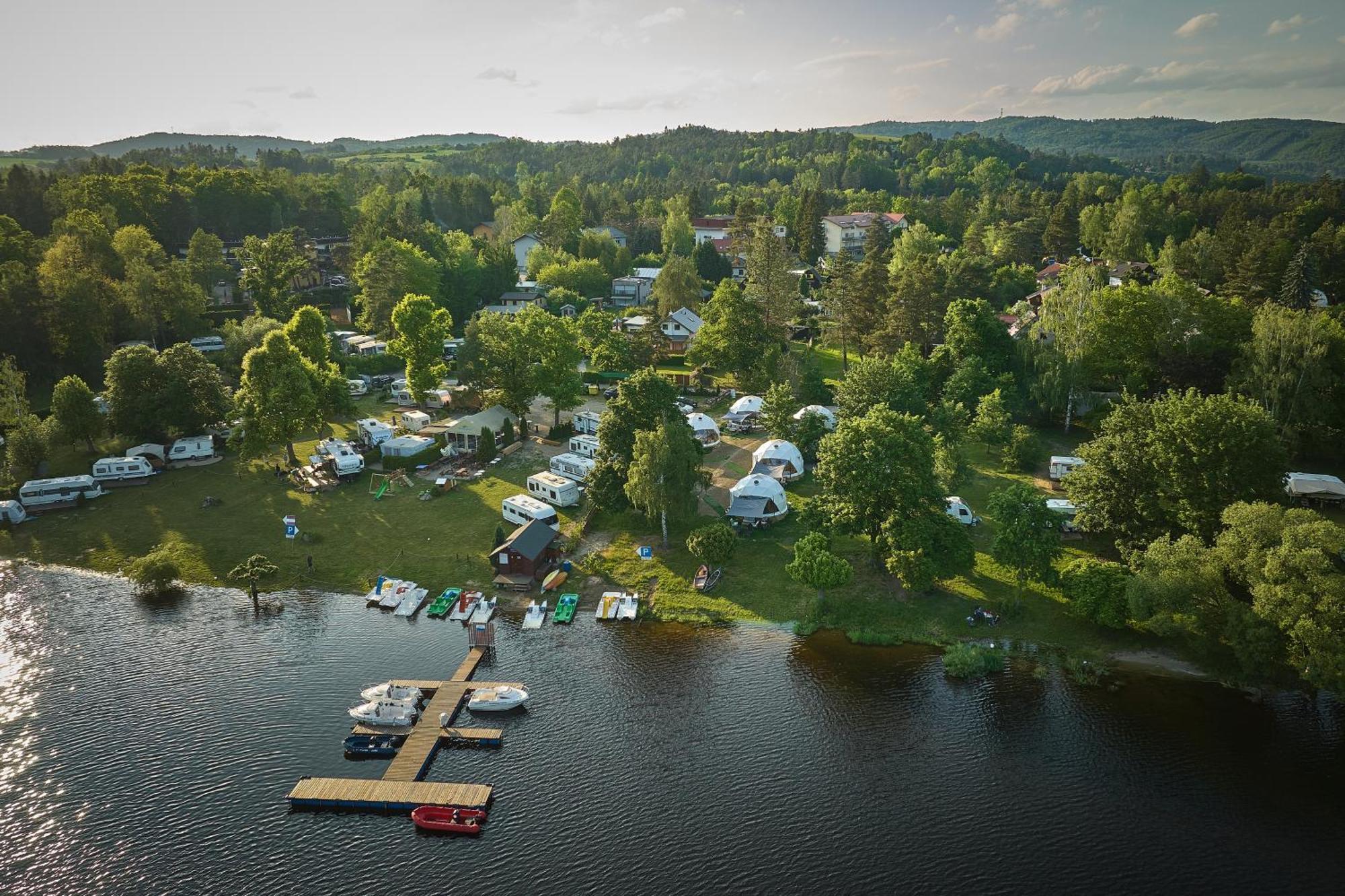Glamping Slapy Hotel Buitenkant foto