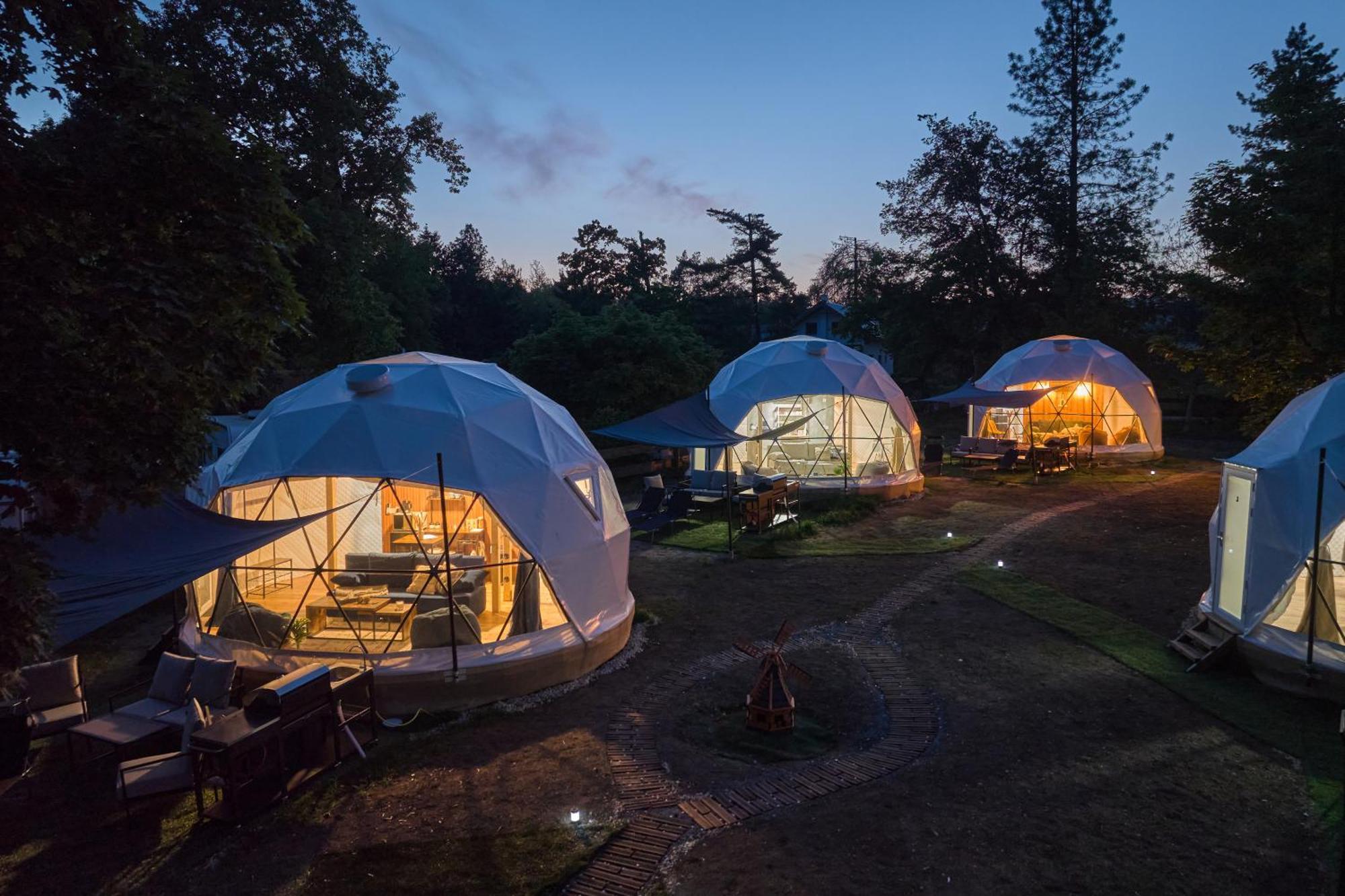 Glamping Slapy Hotel Buitenkant foto
