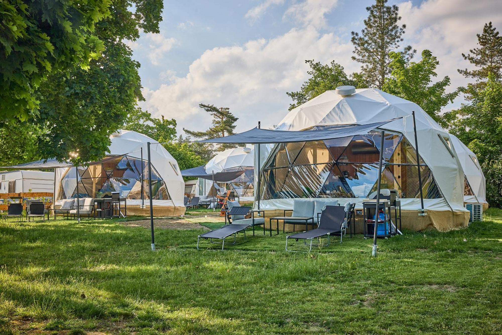Glamping Slapy Hotel Buitenkant foto