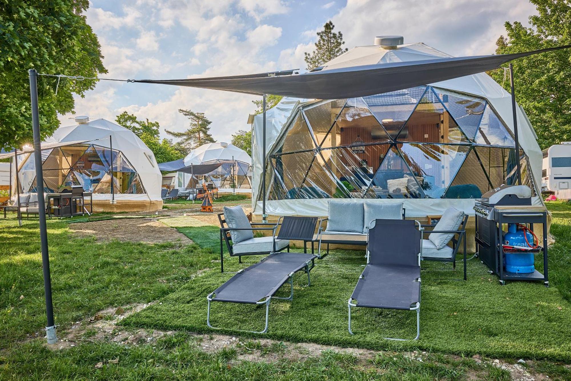 Glamping Slapy Hotel Buitenkant foto