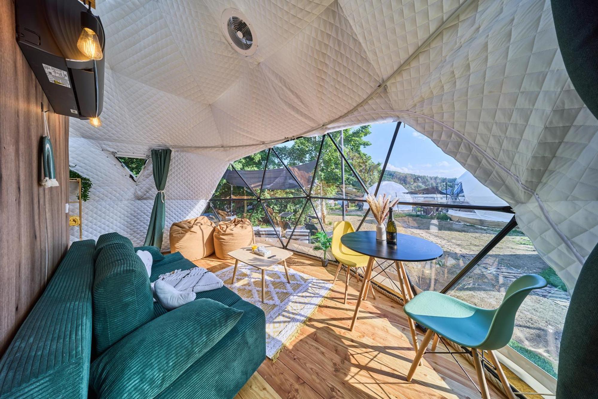 Glamping Slapy Hotel Buitenkant foto